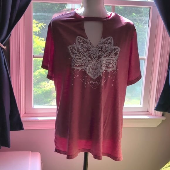 Women's Maroon Celestial Graphic Top - Picture 4 of 4